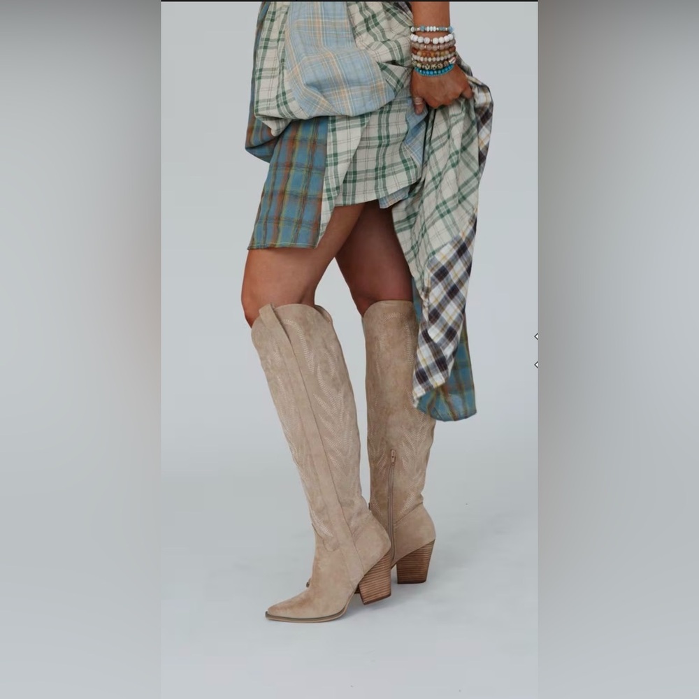 Mustang Knee-High Boots size 8.5